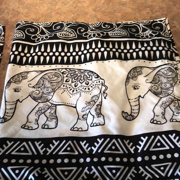 Elephant 🐘 inspired whimsical set of two pillowcases/shams - Picture 8 of 11